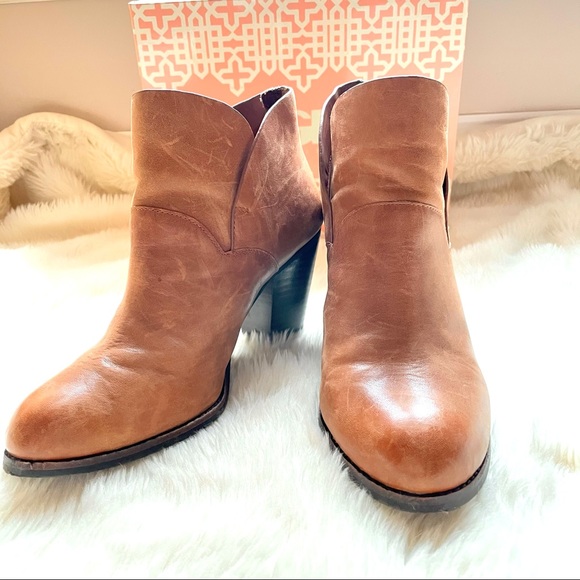 Gianni Bini Leather Ankle Heeled Boot size 11 - Picture 1 of 4